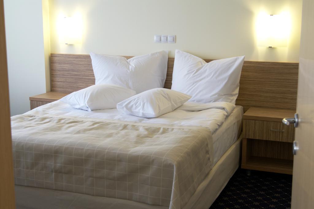 בוקרשט Marshal Hotel מראה חיצוני תמונה